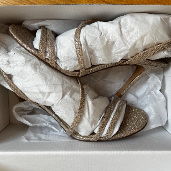 Rooni Slingback Sandal in Gold Nude Size 8.5 Fits Like Size 8 by Pelle Moda - Picture 5 of 9